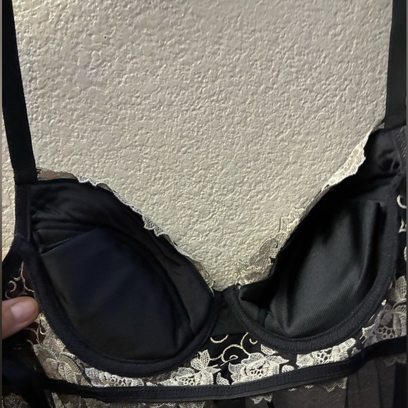 Victoria's Secret Black and White Lace Chemise Nightgown 34B - Picture 9 of 14